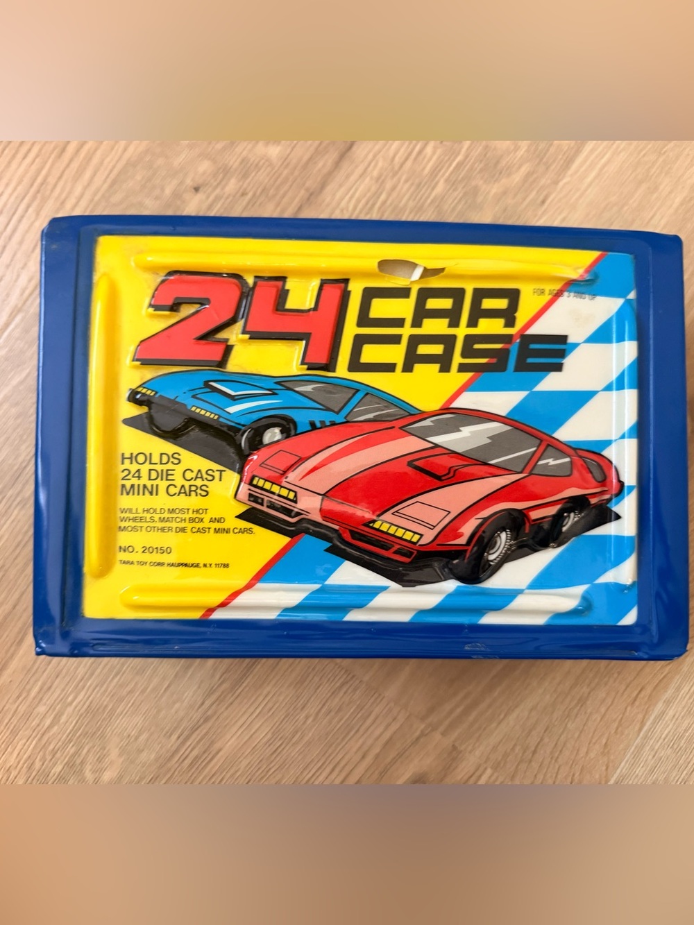 Vintage 1980s Tara Toy Corp 24-car carrying case